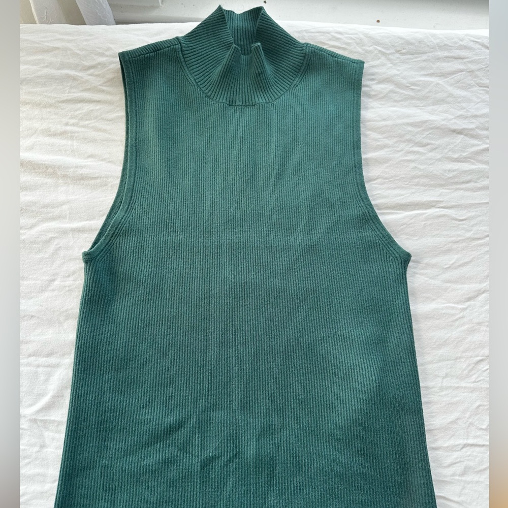 Knitted turtle neck tank